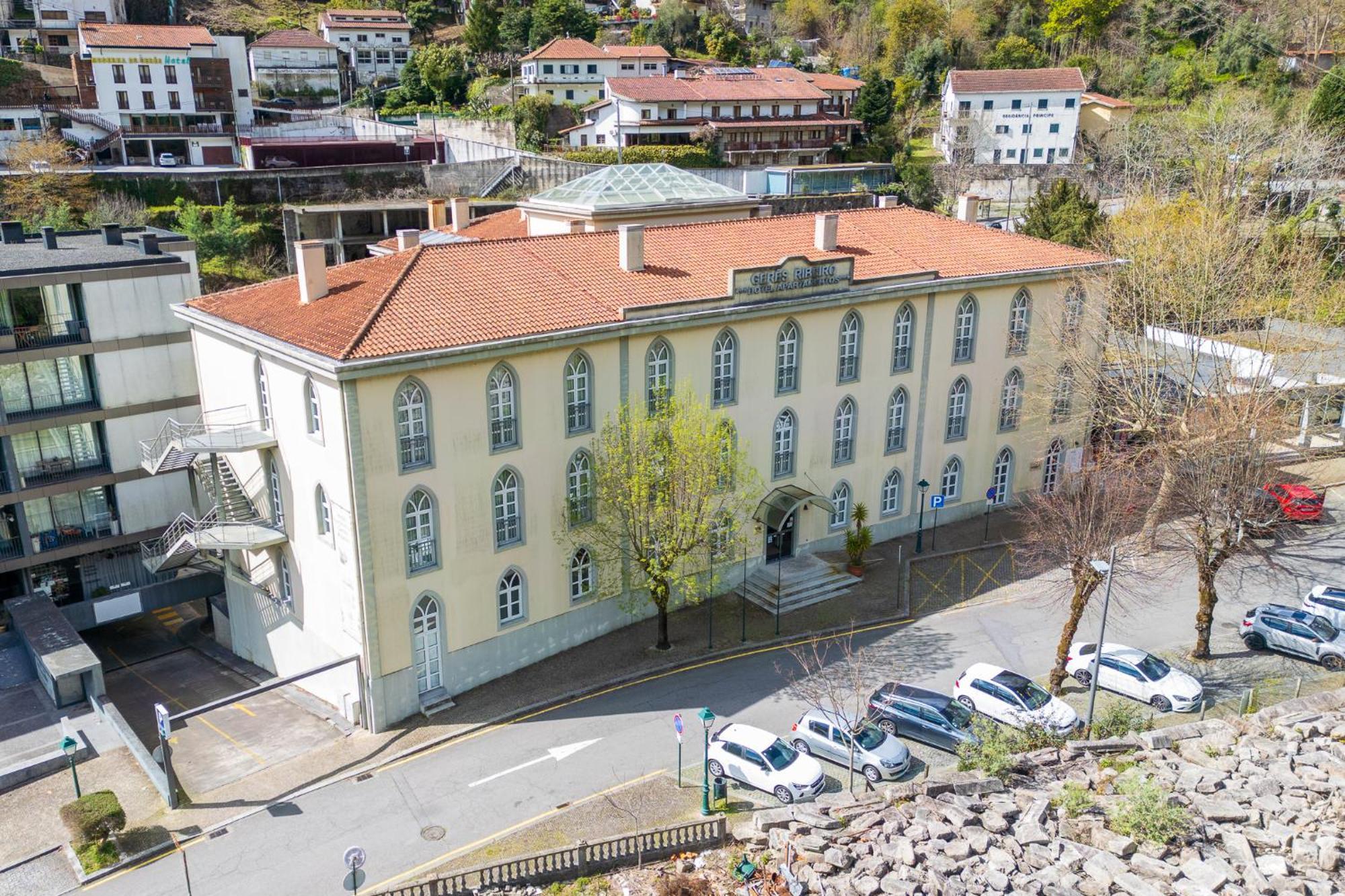 Hotel Apartamentos Geres Ribeiro Buitenkant foto
