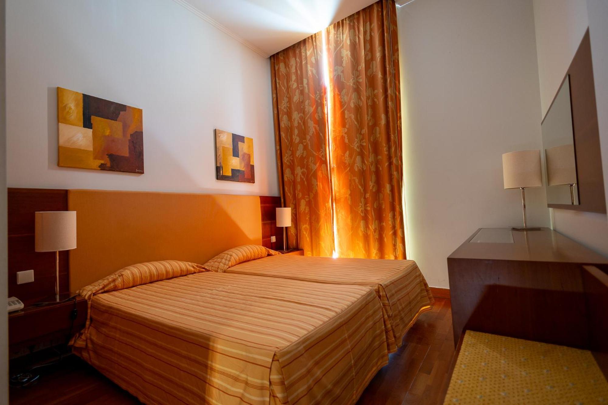 Hotel Apartamentos Geres Ribeiro Buitenkant foto