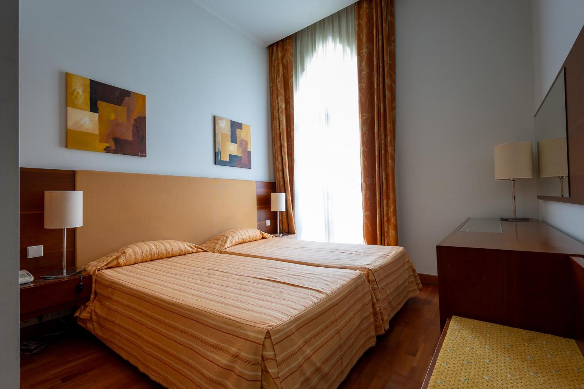 Hotel Apartamentos Geres Ribeiro Buitenkant foto