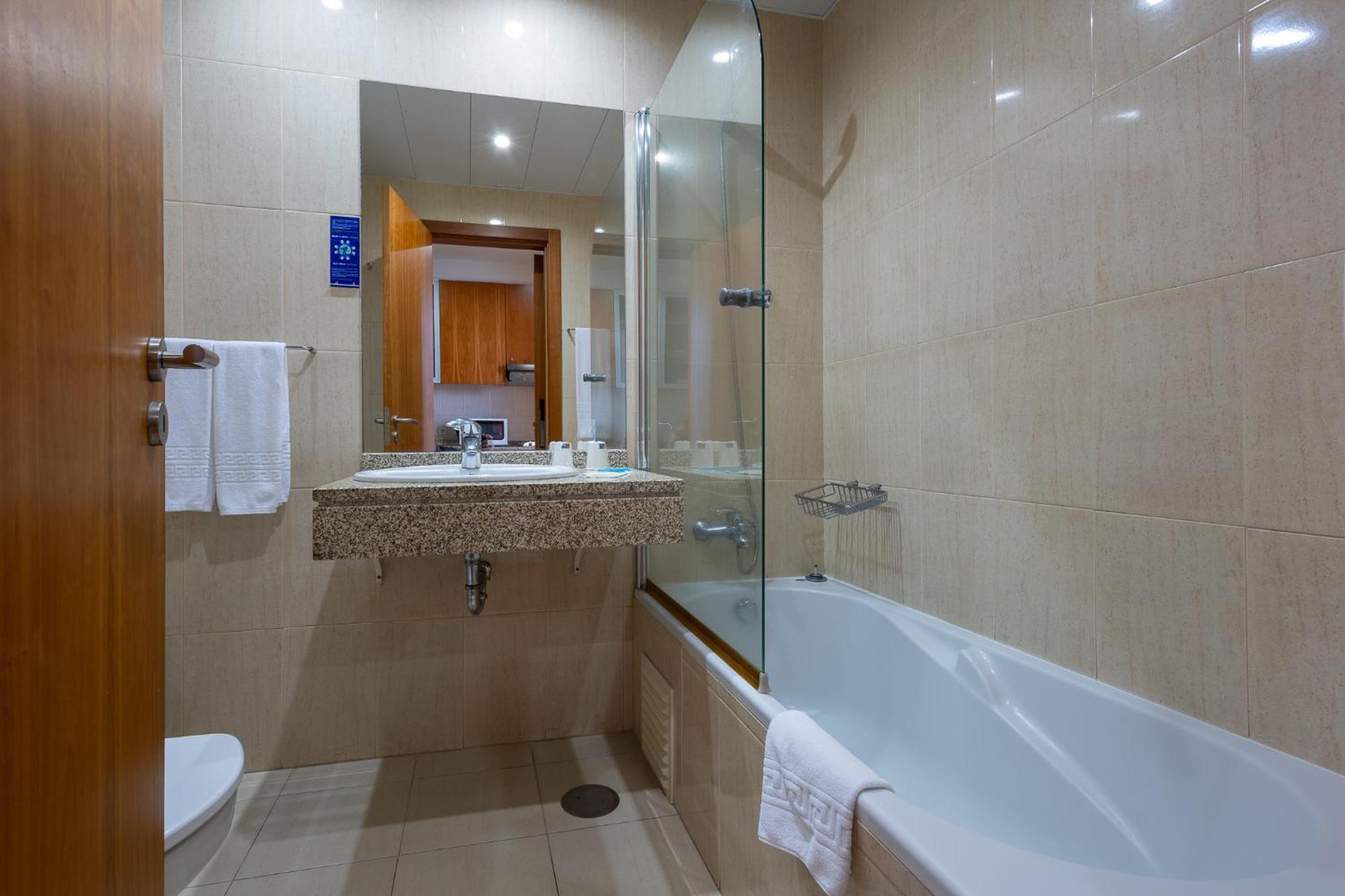 Hotel Apartamentos Geres Ribeiro Buitenkant foto