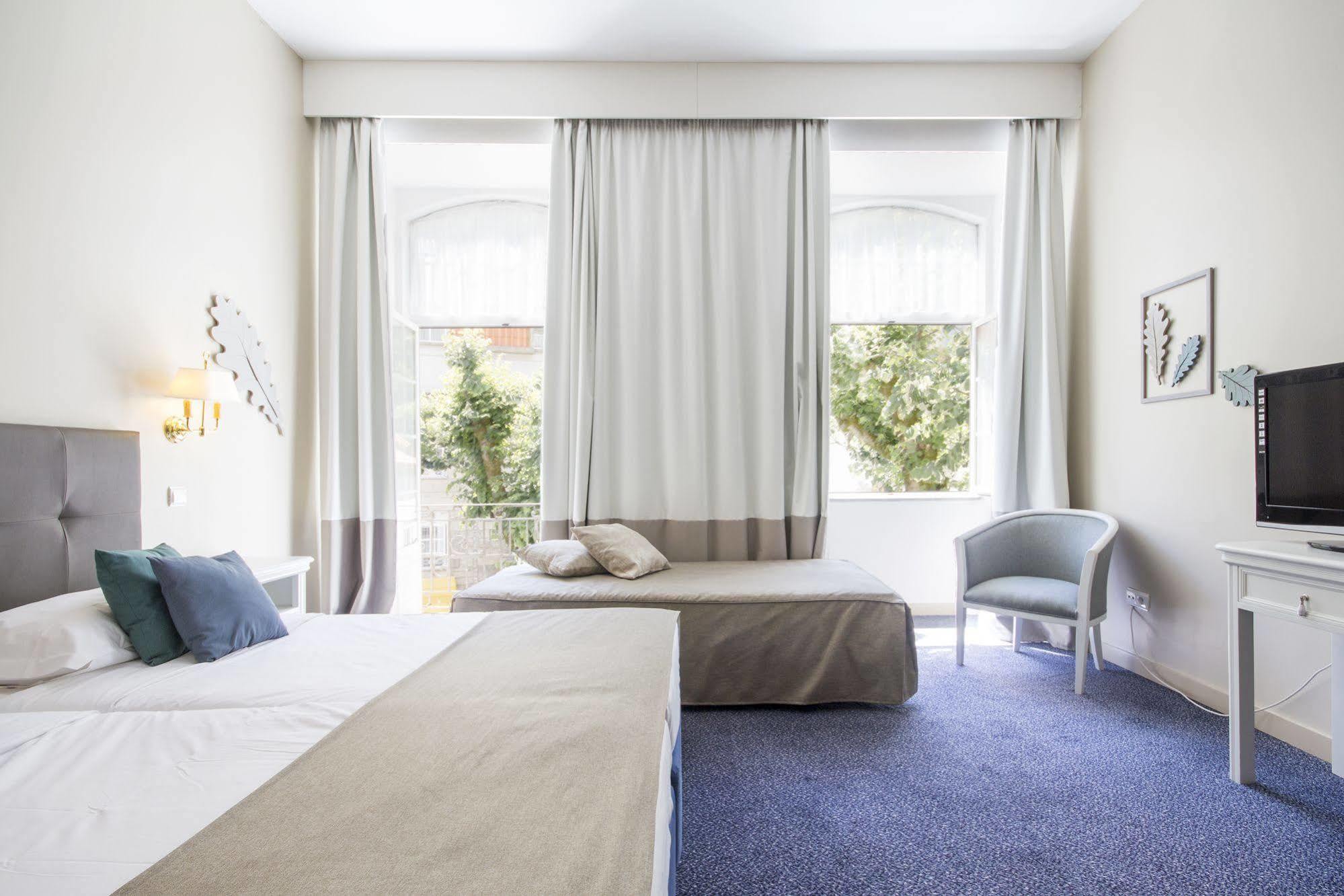 Hotel Apartamentos Geres Ribeiro Buitenkant foto
