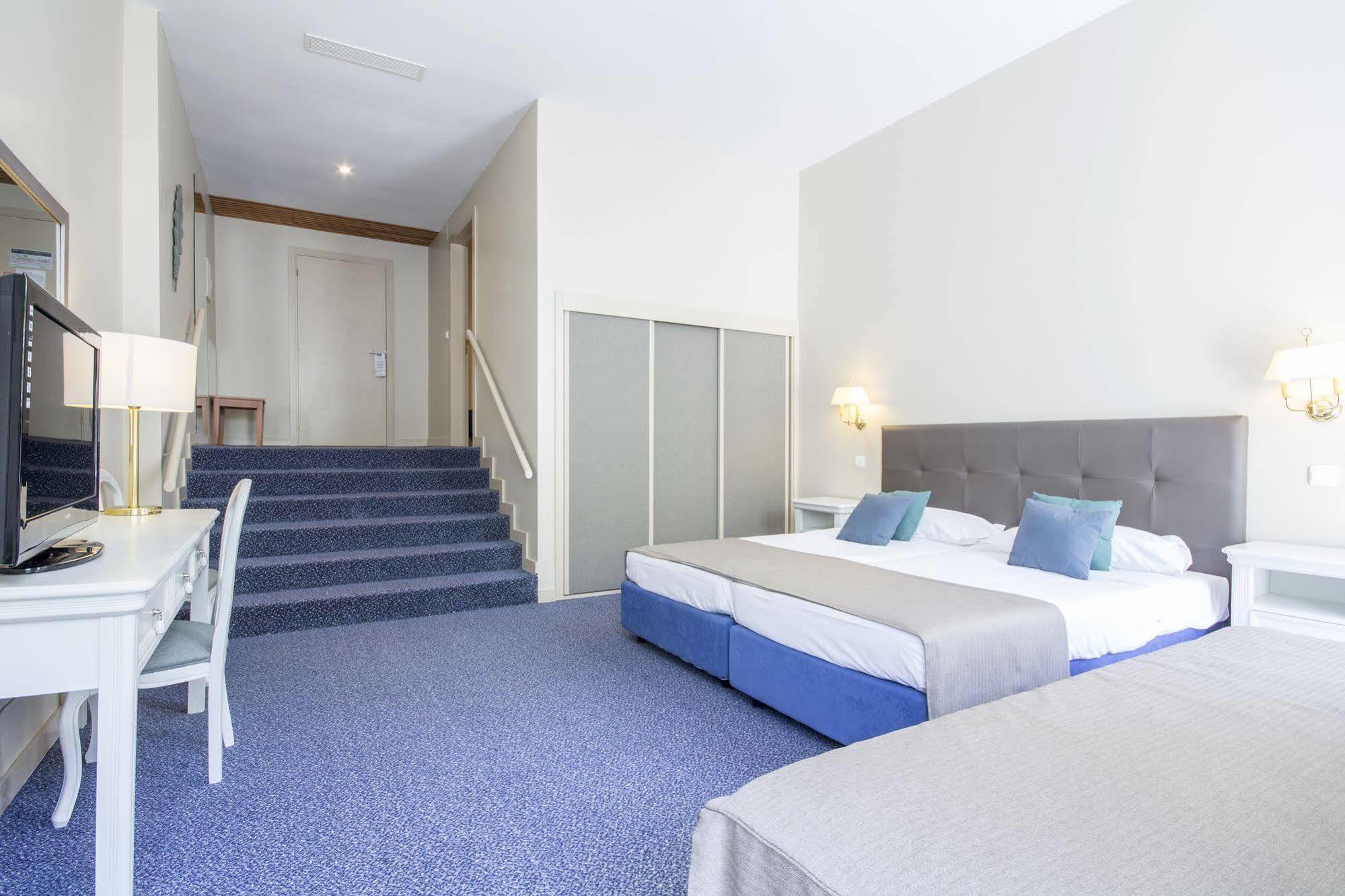 Hotel Apartamentos Geres Ribeiro Buitenkant foto